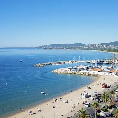 A 200m Des Plages. Фрежюс