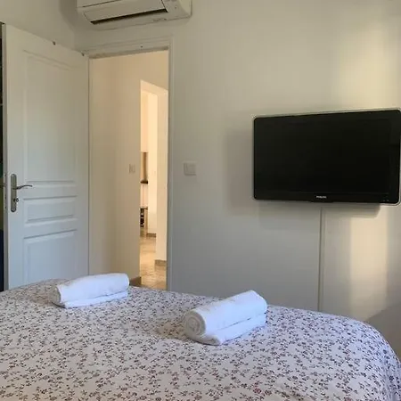 à 200m Des Plages. * Fréjus